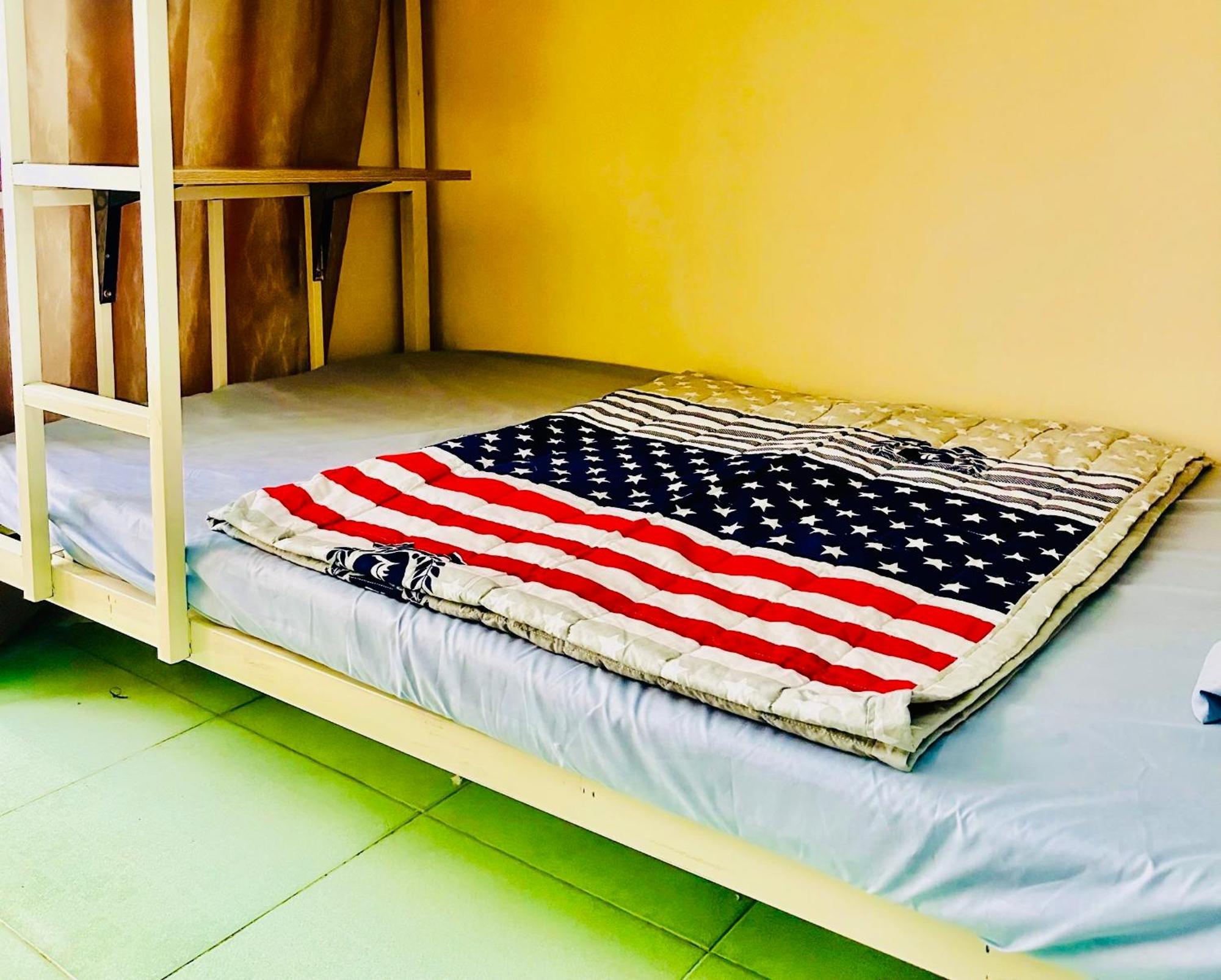 花ren Hostel Ho Chi Minh City Exterior photo